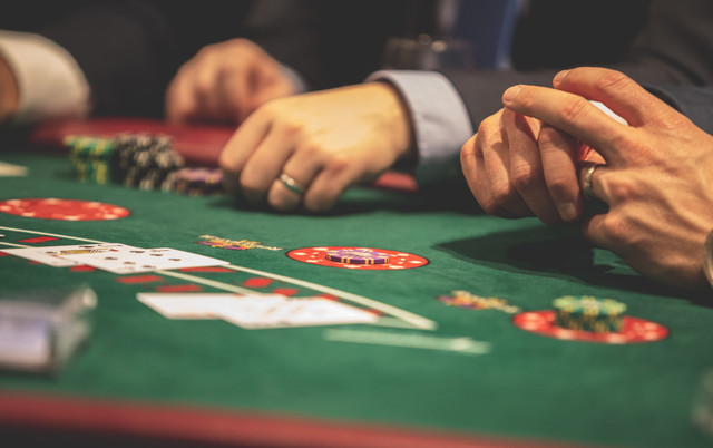 What Motivates People To Play At Online Casinos?